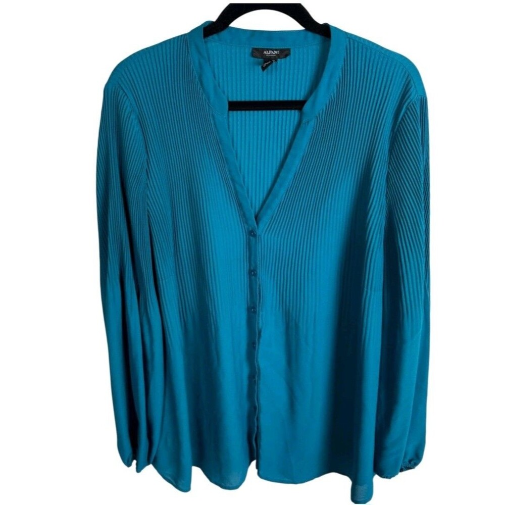 Alfani Women's Top Blouse Size 20W Aqua Blue Ribbed V-Neck Long Sleeves